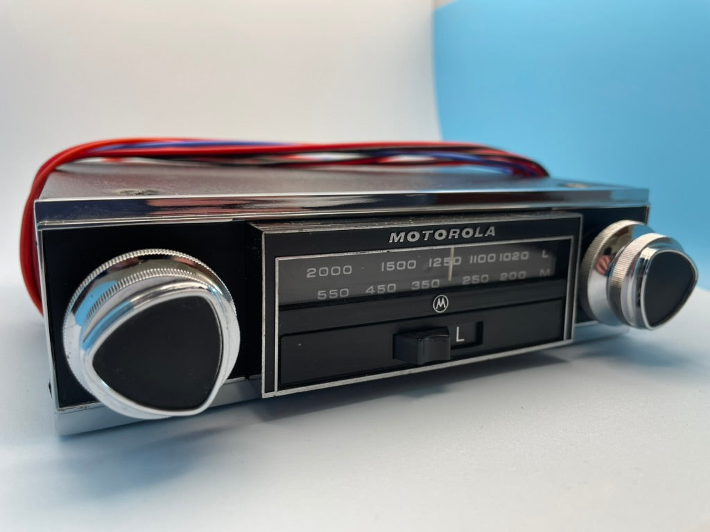 Bluetooth Upgraded Motorola 124 Classic Car Radio + LED +/- Earth